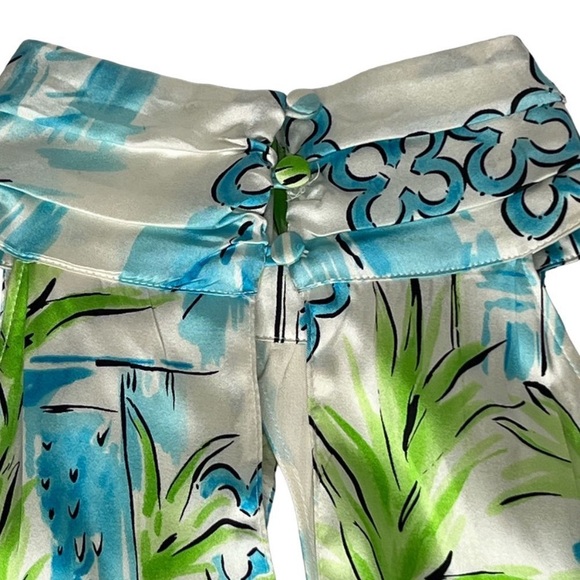Lilly Pulitzer silk Blue Belle Antoinette halter top, tropical print size 2 - Picture 9 of 11